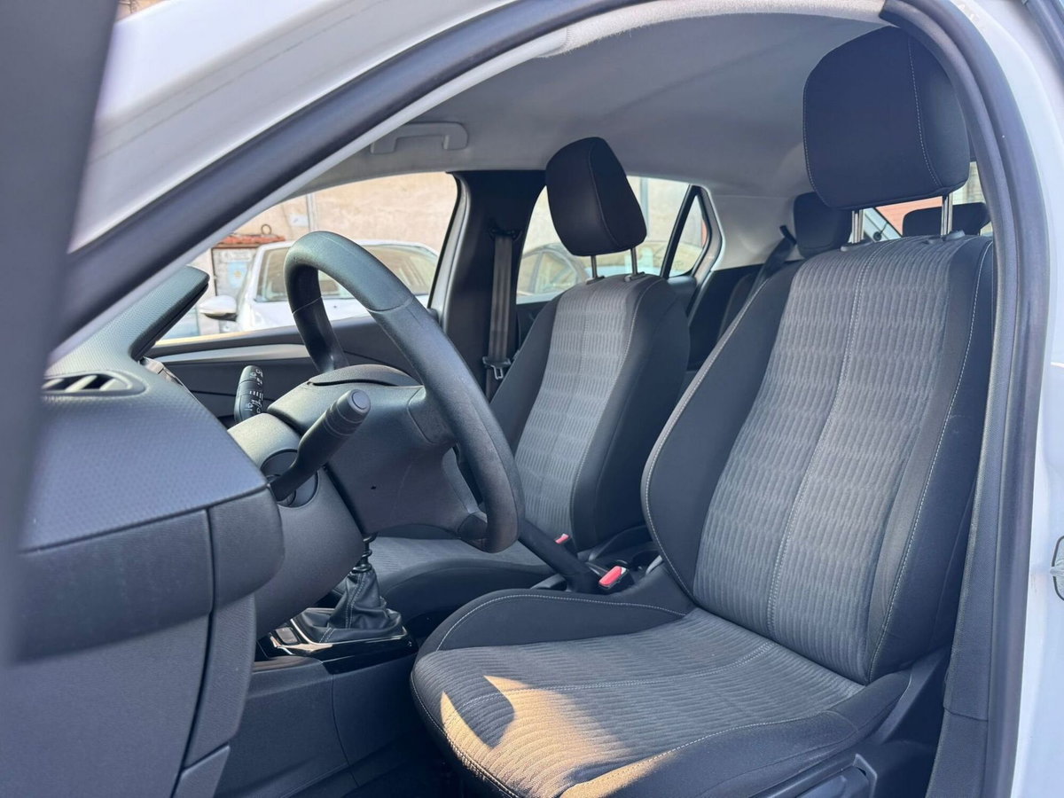 Opel Corsa 1.5 D 100 CV Edition (6)