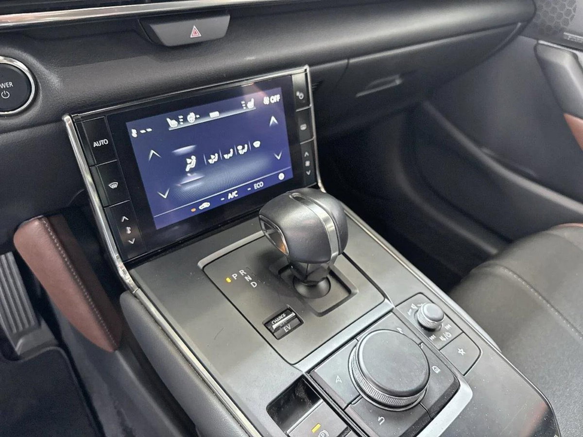 Mazda MX-30 R-EV 17,8kWh  phev Makoto (11)