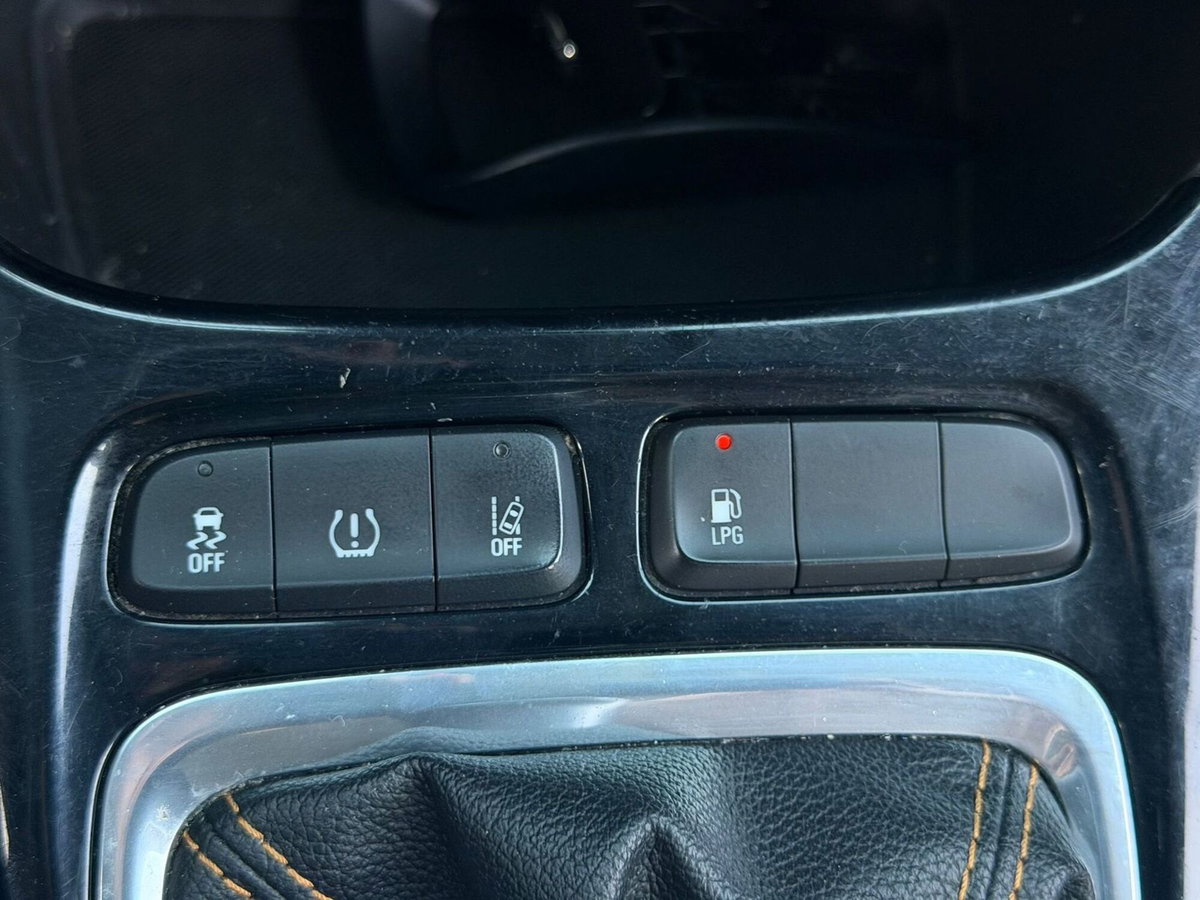 Opel Crossland X 1.2 GPL 12V Advance (12)