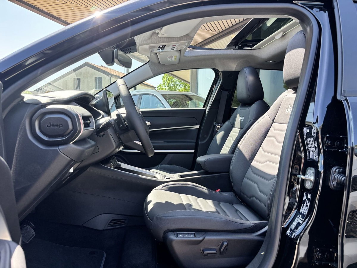 Jeep Avenger 1.2 turbo e-hybrid mhev Summit fwd 110cv edct6 (10)