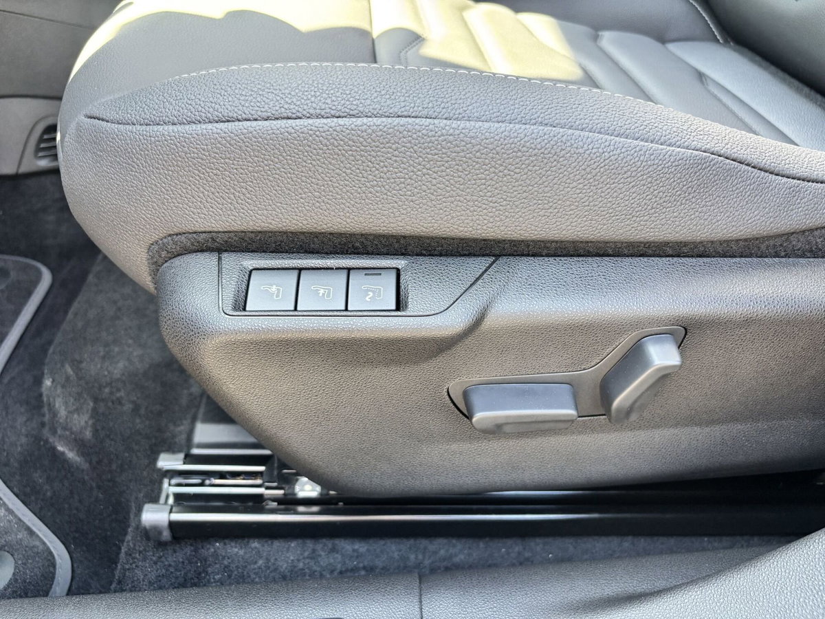 Jeep Avenger 1.2 turbo e-hybrid mhev Summit fwd 110cv edct6 (11)
