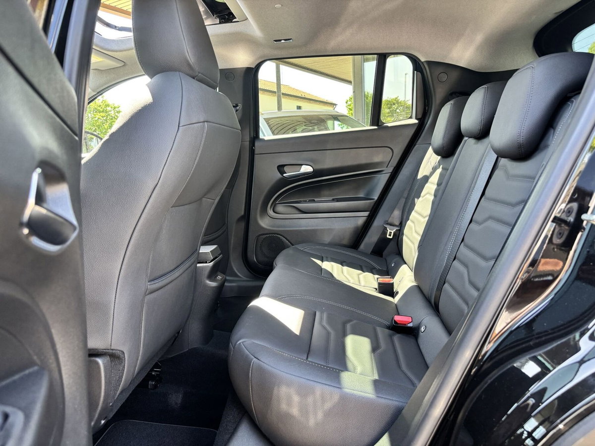 Jeep Avenger 1.2 turbo e-hybrid mhev Summit fwd 110cv edct6 (9)