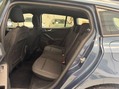 Ford Focus Station Wagon 1.0 EcoBoost Hybrid 125 CV SW ST-Line (9)