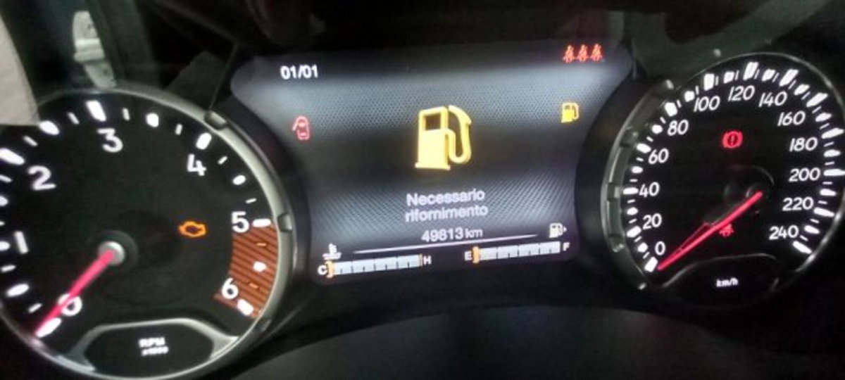 Jeep Renegade 1.6 Mjt 130 CV Limited (8)