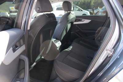 Audi A4 Avant 40 TFSI S tronic Business (11)