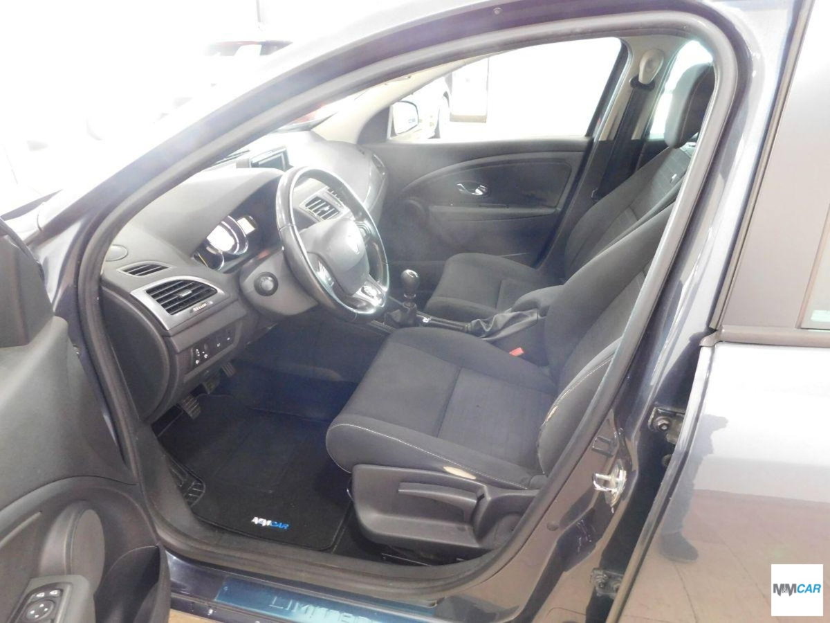 Renault Mégane SporTour dCi 110CV Start&Stop SporTour Energy Limited (9)