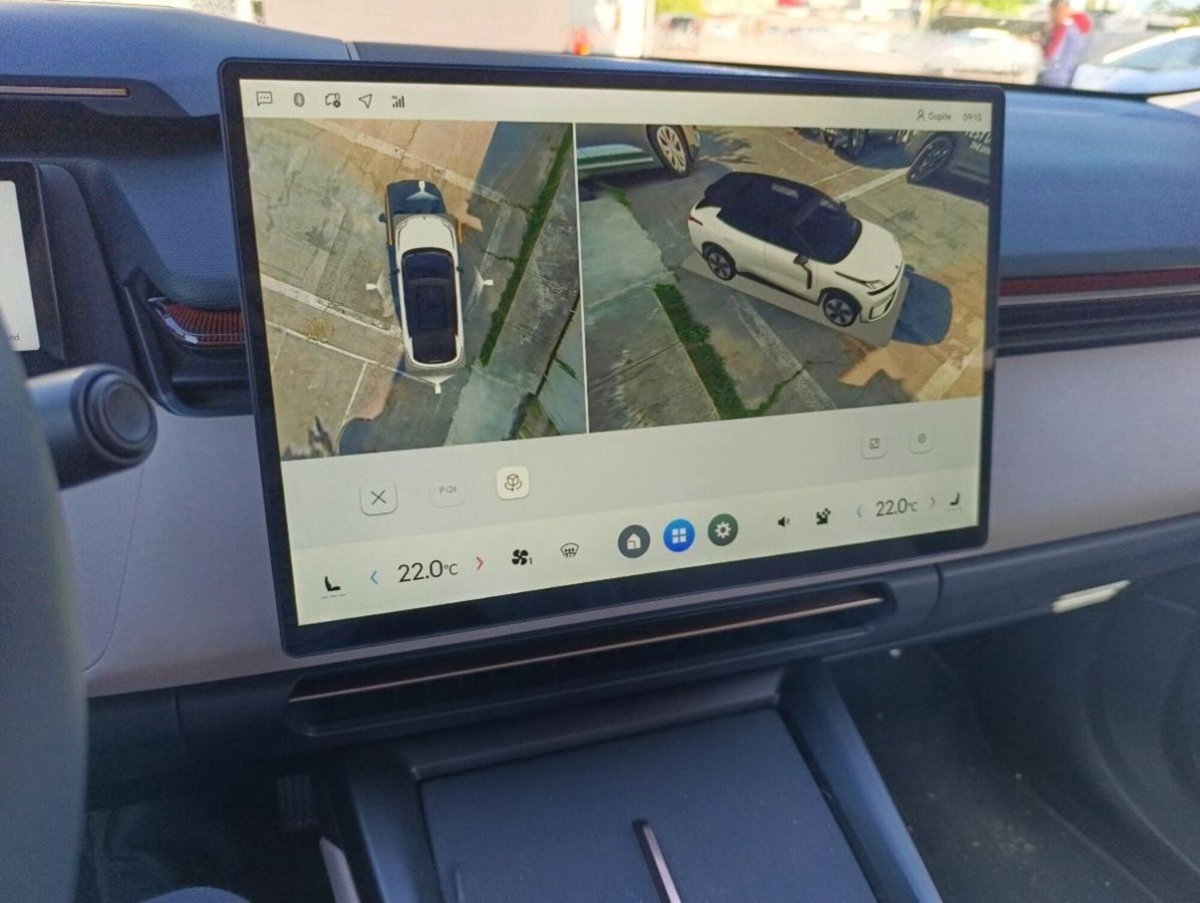 Lynk & Co 08 08 1.5 phev More auto (11)
