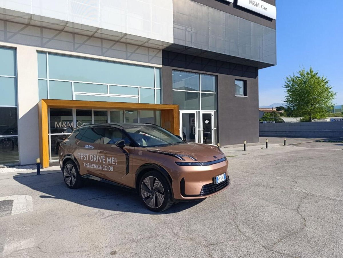 Lynk & Co 08 08 1.5 phev More auto