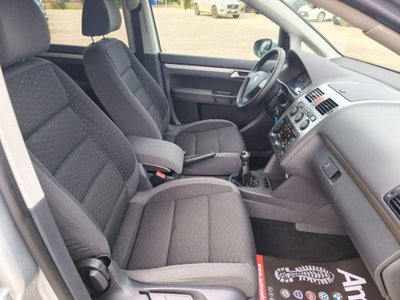 Volkswagen Touran TDI 105CV DPF Highline (13)