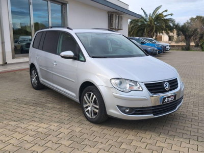 Volkswagen Touran TDI 105CV DPF Highline (3)