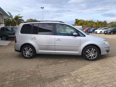 Volkswagen Touran TDI 105CV DPF Highline (4)