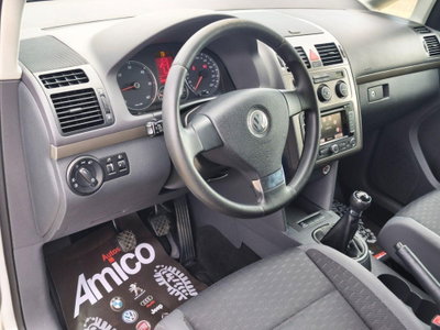 Volkswagen Touran TDI 105CV DPF Highline (9)
