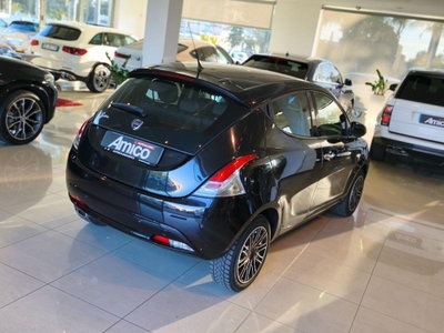 Lancia Ypsilon 1.2 69 CV 5 porte Platinum (4)