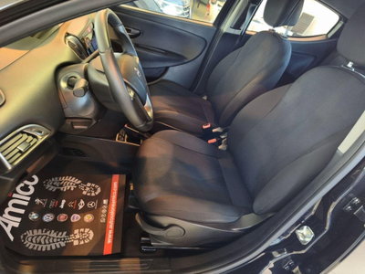 Lancia Ypsilon 1.2 69 CV 5 porte Platinum (8)