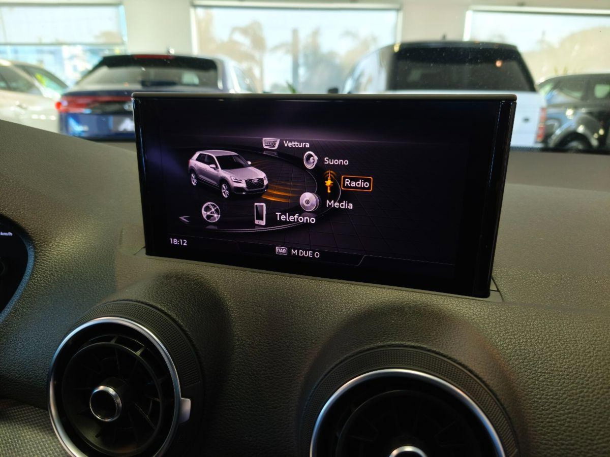 Audi Q2 Q2 30 TDI S tronic Business Design (17)