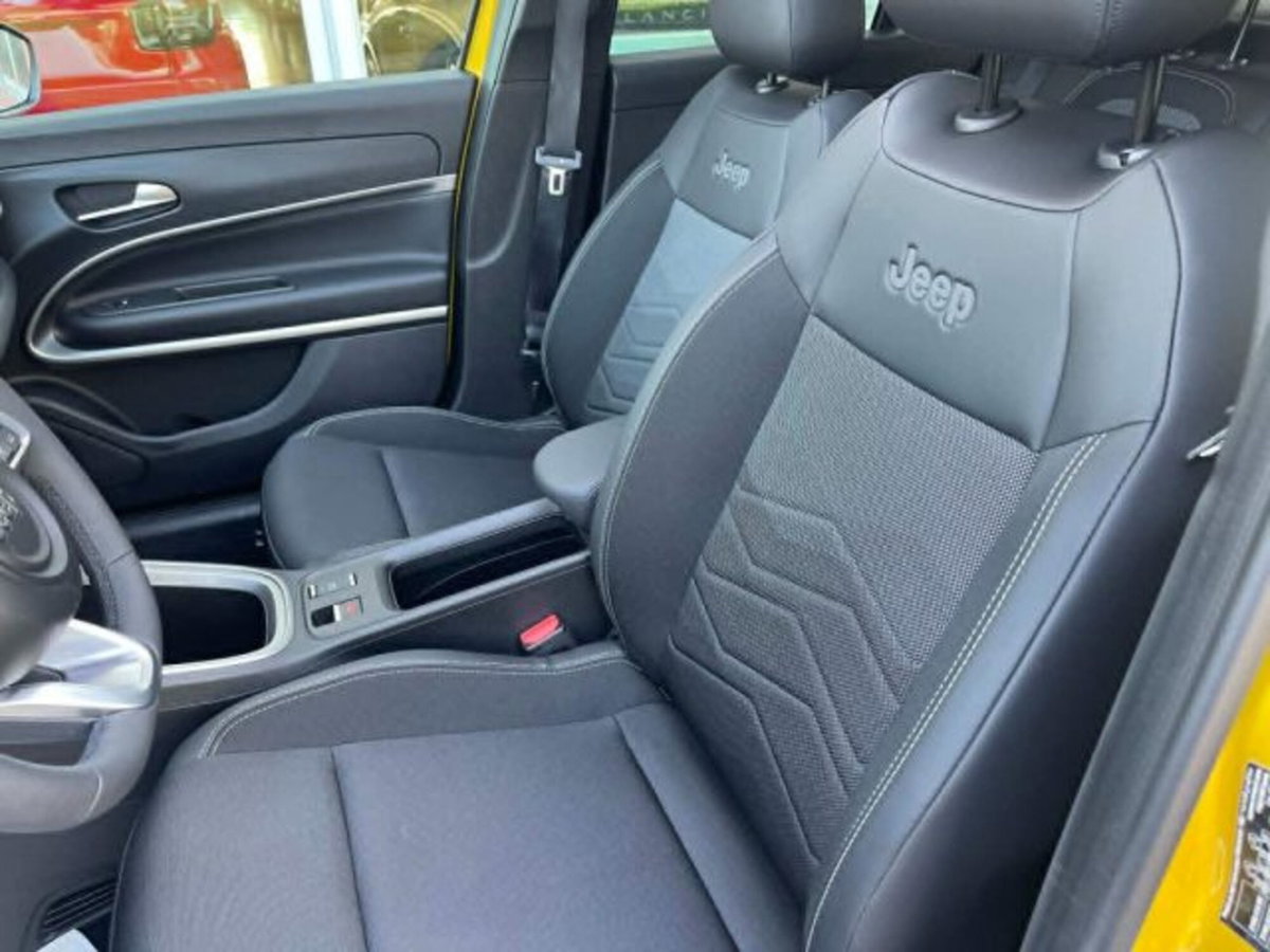 Jeep Avenger 1.2 turbo Summit fwd 100cv (9)