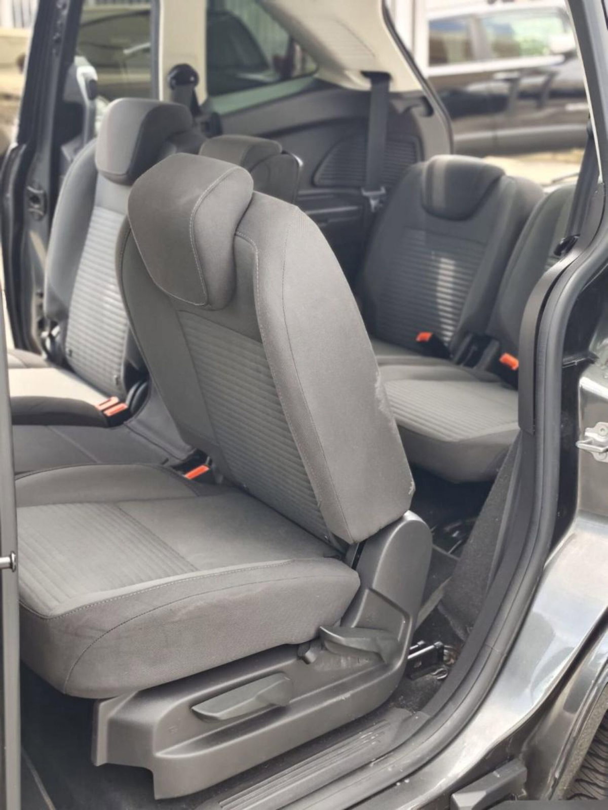 Ford C-Max 1.5 TDCi 120CV Start&Stop Plus (7)