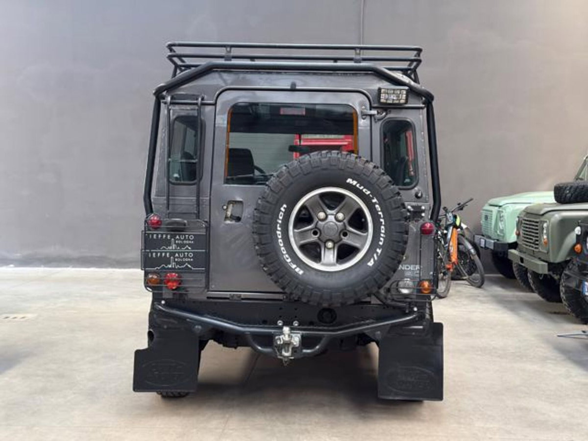Land Rover Defender 90 2.5 Td5 Station Wagon Tomb Raider (4)