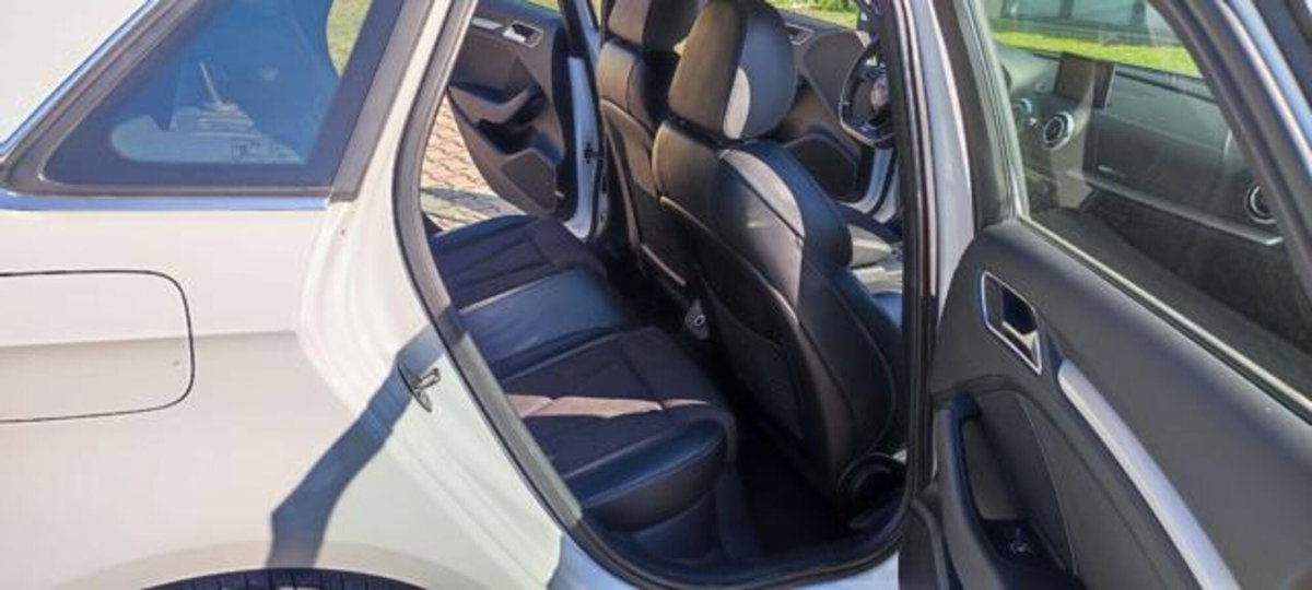 Audi A3 Sportback 2.0 TDI S tronic Attraction (12)