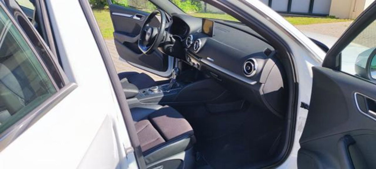Audi A3 Sportback 2.0 TDI S tronic Attraction (13)