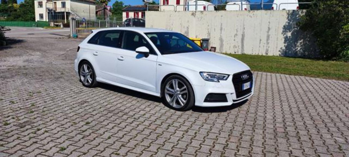 Audi A3 Sportback 2.0 TDI S tronic Attraction (5)