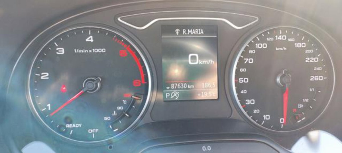Audi A3 Sportback 2.0 TDI S tronic Attraction (7)