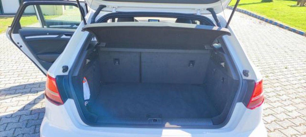 Audi A3 Sportback 2.0 TDI S tronic Attraction (9)