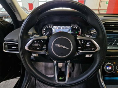 Jaguar XE 2.0 D 204 CV AWD aut. R-Dynamic Black (10)