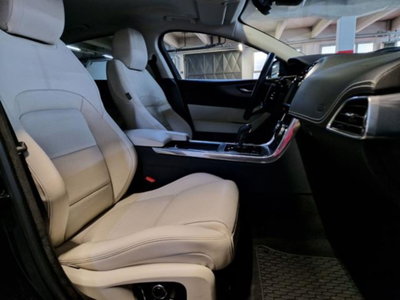 Jaguar XE 2.0 D 204 CV AWD aut. R-Dynamic Black (18)