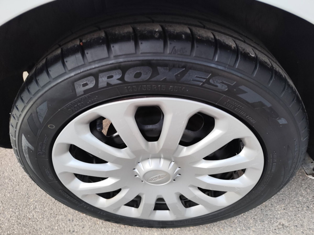 Ford Fiesta 1.5 TDCi 75CV 3 porte  Entry (14)