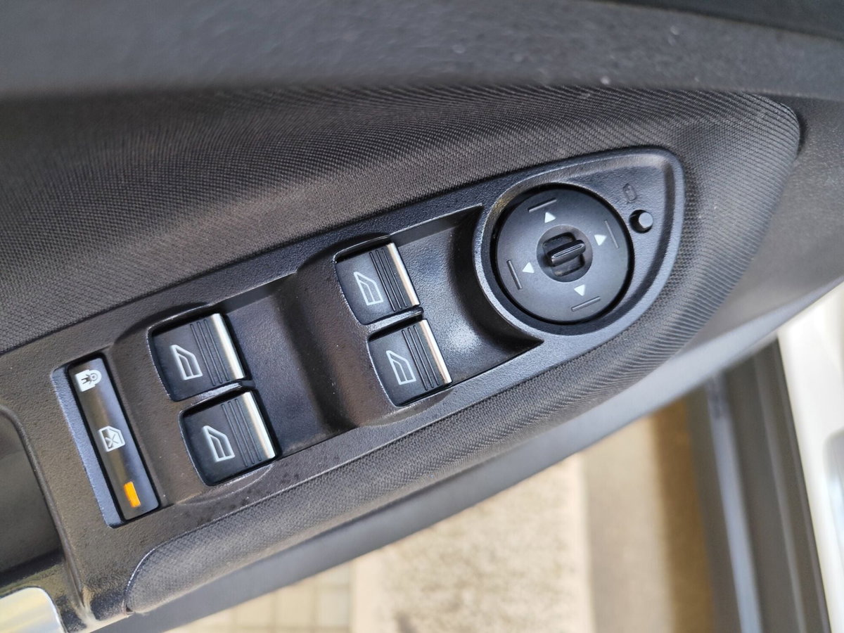 Ford C-Max 1.5 TDCi 120CV Powershift Start&Stop Titanium (15)