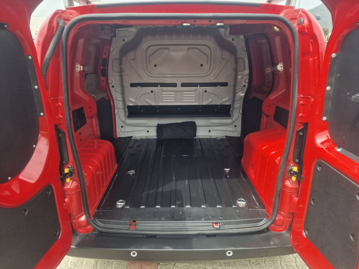 Fiat Fiorino Furgone cargo 1.3 mjt 95cv Adventure (5)