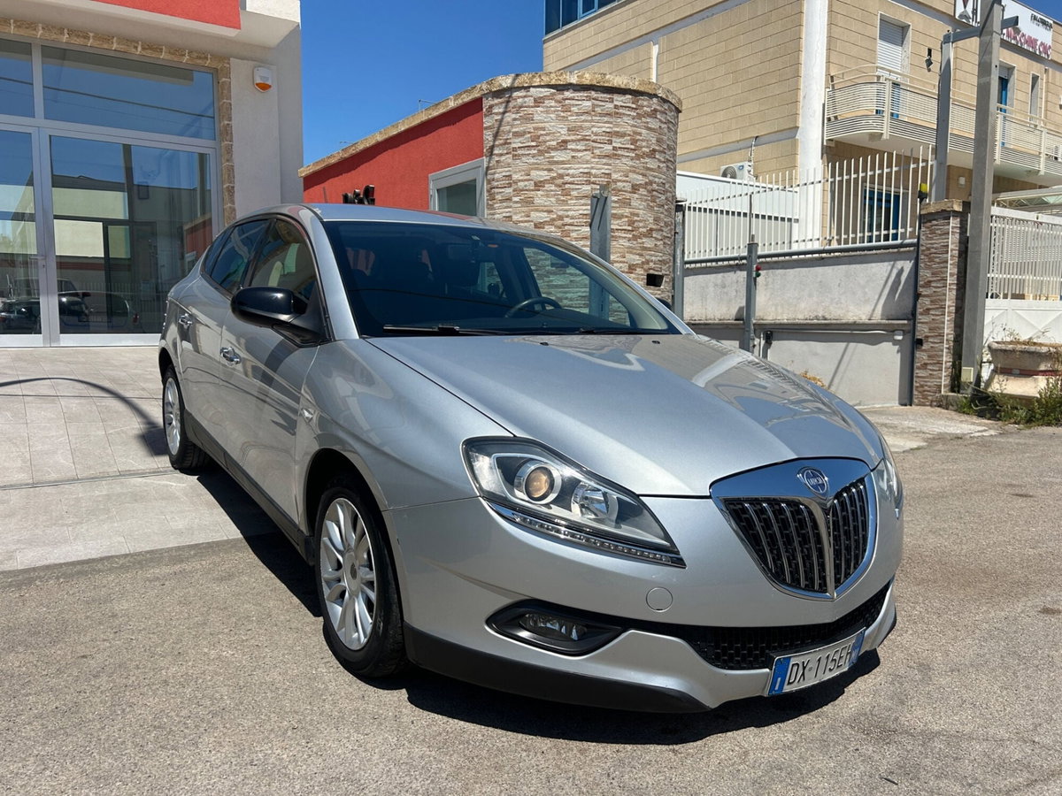 Lancia Delta 1.6 MJT DPF Argento (2)