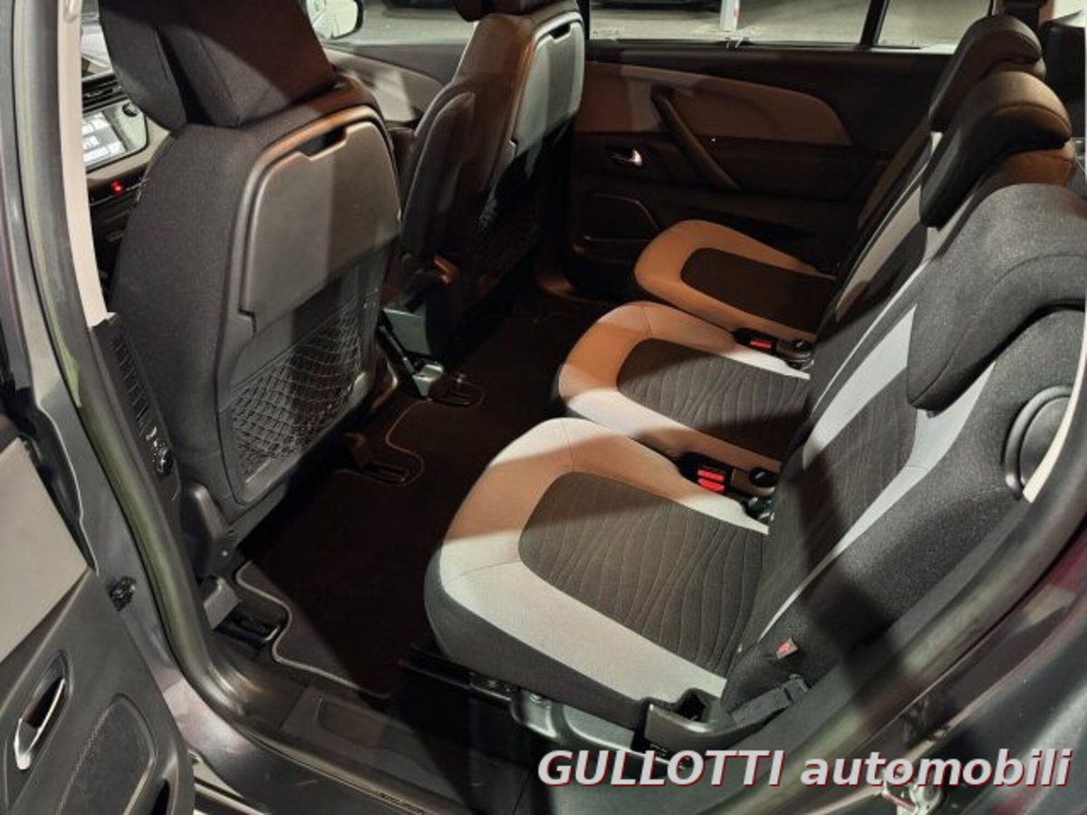 Citroen Grand C4 Picasso 1.6 e-HDi 115 Seduction (17)