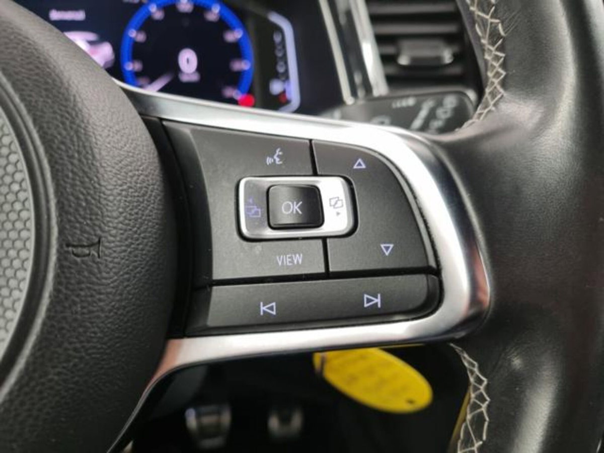 Volkswagen T-Roc 1.5 tsi R-Line (18)