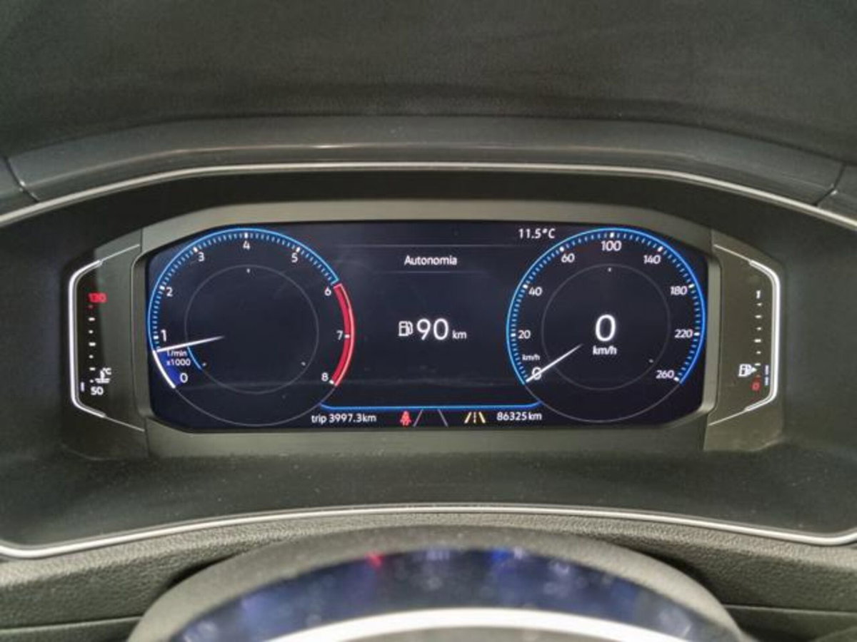 Volkswagen T-Roc 1.5 tsi R-Line (6)
