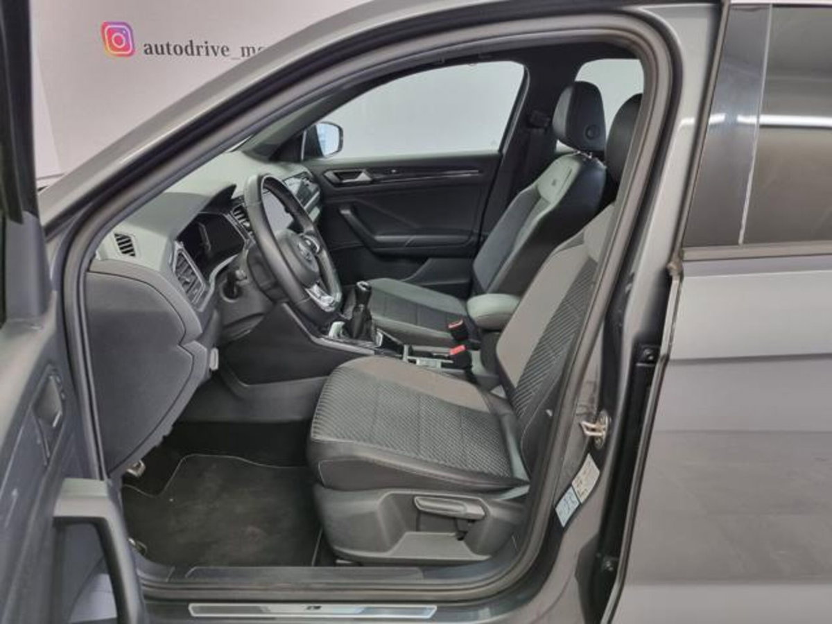 Volkswagen T-Roc 1.5 tsi R-Line (9)
