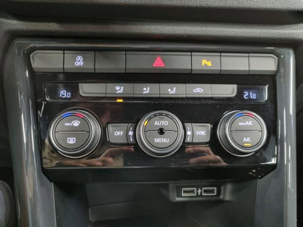 Volkswagen T-Roc 1.5 tsi R-Line (12)