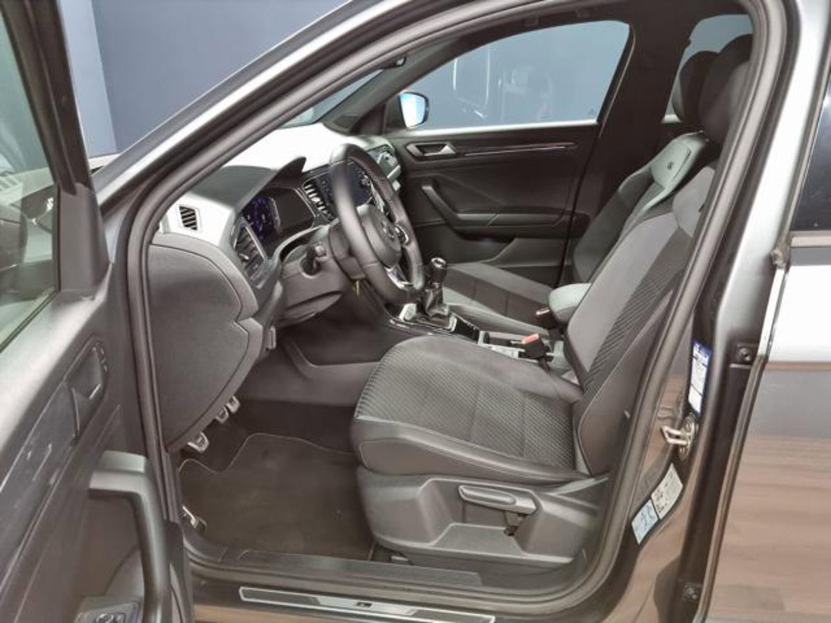 Volkswagen T-Roc 1.5 tsi R-Line (8)