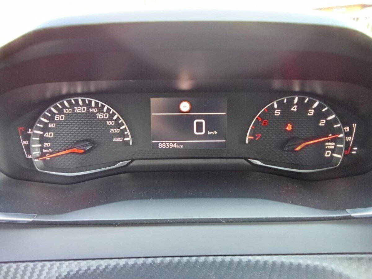 Peugeot 208 PureTech 75 Stop&Start 5 porte Active (17)