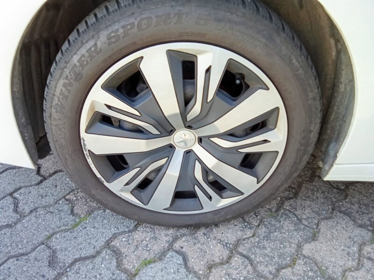 Peugeot 208 PureTech 75 Stop&Start 5 porte Active (9)