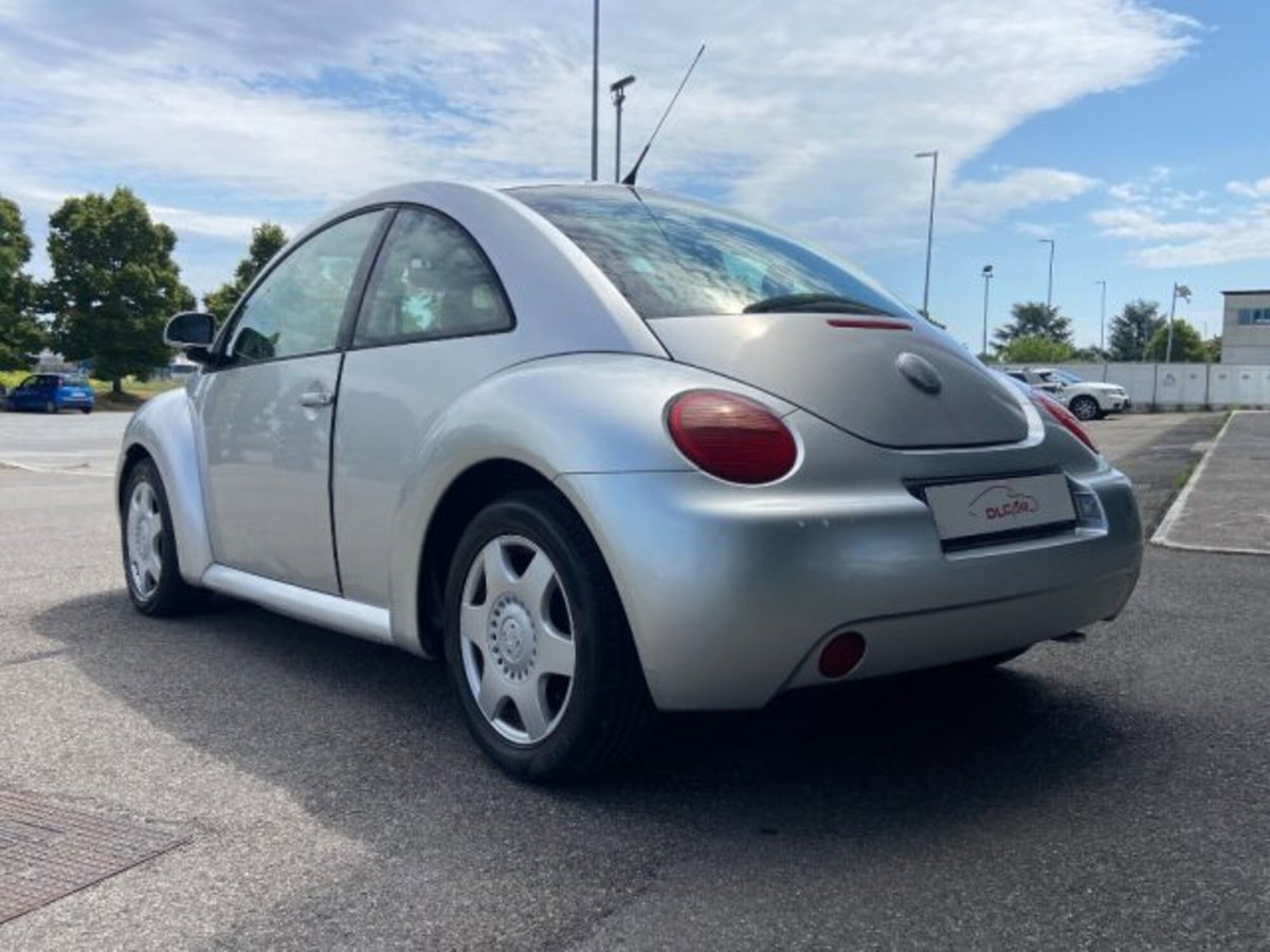 Volkswagen New Beetle TDI (6)