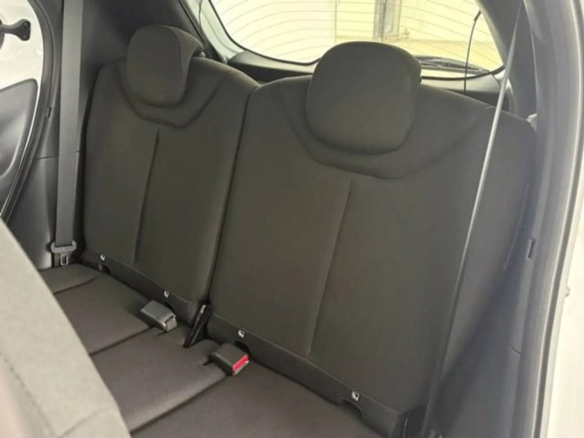 Toyota Aygo X 1.0 VVT-i 72 CV 5 porte Limited Air (11)