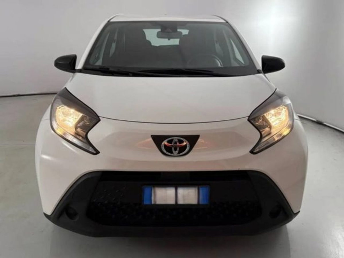 Toyota Aygo X 1.0 VVT-i 72 CV 5 porte Limited Air (2)