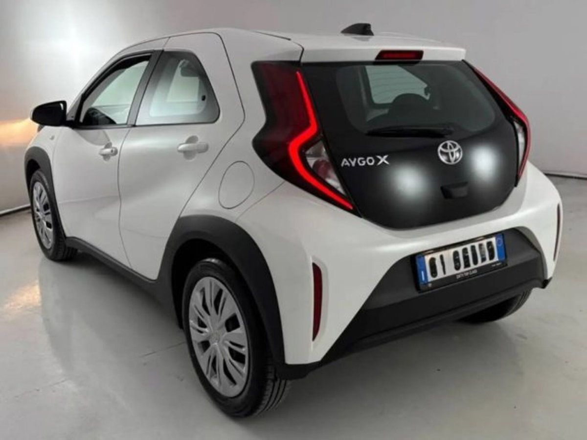 Toyota Aygo X 1.0 VVT-i 72 CV 5 porte Limited Air (3)