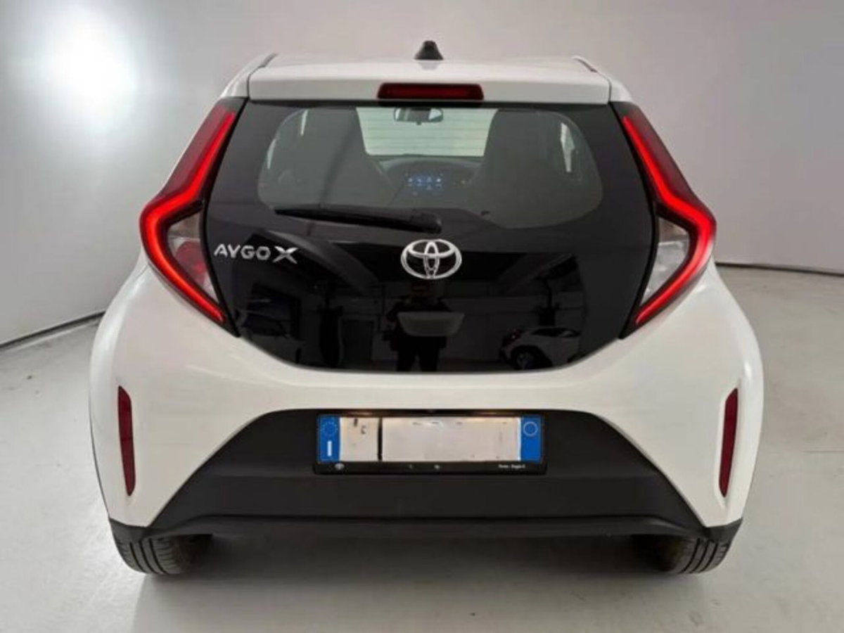 Toyota Aygo X 1.0 VVT-i 72 CV 5 porte Limited Air (4)