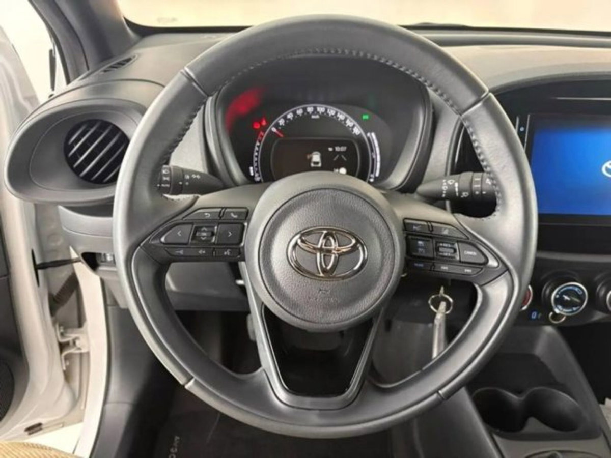 Toyota Aygo X 1.0 VVT-i 72 CV 5 porte Limited Air (9)