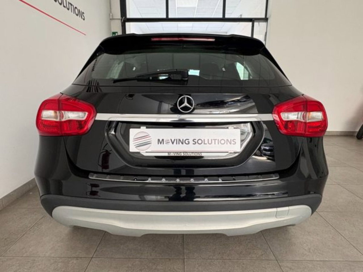 Mercedes-Benz GLA SUV 180 d Business (3)