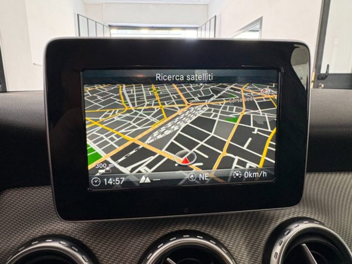 Mercedes-Benz GLA SUV 180 d Business (8)