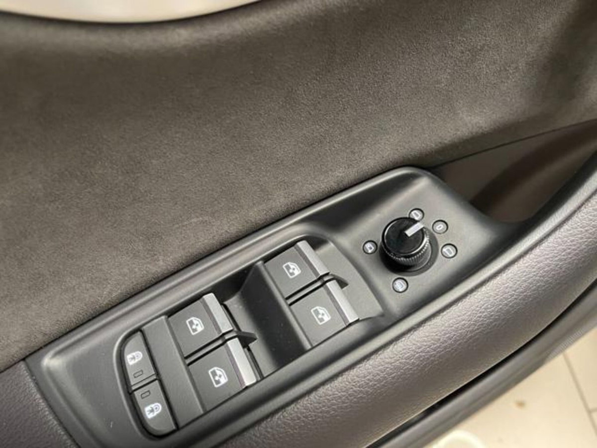 Audi SQ8 TDI quattro tiptronic (11)